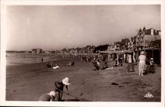 La Baule CPA On the beach (children)