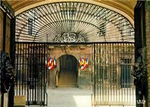 CPM Aix en Provence B du R L'Hotel de Ville la grille en fer forge 