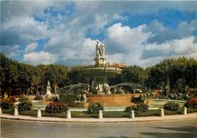 CPM Aix en Provence La grande Fontaine sur la Rotonde 
