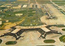 CPM Aeroport de Paris Orly Vue aerienne de l'aerogare d'Orly Ouest 