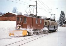 CPM Tb-Schneefegemaschine Xe 2/2 71 im schuib des Xe 4/4 23 kehrt ins Depot Speicher zurueck am 25.2