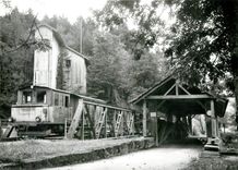 CPM Idylische Ecke mit vielen Holzbauten bei der Haltestelle Unterwasser zwischen beiden Tunnels: MI