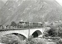 CPM Train pour Bellinzona sur le pont de Roveredo