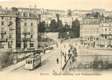 CPM Die schmale Bahnhofbrucke fuhrt uber Limmat und Wehrkanal zum kleinen Central-Platz mit der ein 