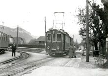 CPM LJB Cfe 4/4 1 wartet in Niederbipp die Kreuzung eines nach Oensingen Endhalt fahrenden SNB-Zuges