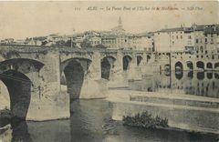 CPA Le Vieux pont et l"Eglise de la Madeleine-ND Pbot