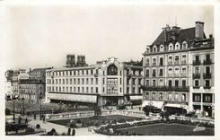 CPA rennes-u coin des Jardins sur la Vilaine.Entree de la Rue de Rohan