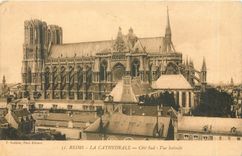 CPA REIMS-LA CATHEDRALE-Coté Sud-Vue Latérale