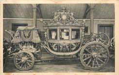 CPA VERSAILLES (TRIANON).Musee des voitures-Voiture du Sacre