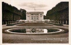CPA palais de versailles-Petit Triannn-façade sur les Jardins