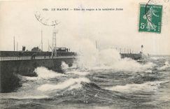 CPA Le Havre Effet de Vague a la nouvelle Jetee 