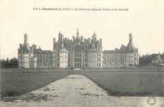 CPA Chambord L et C Le Chateau facade Nord et la Chapelle 