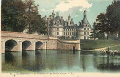 CPA Chambord Le Chateau Au bord du Cosson 