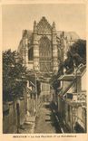 CPA Beauvais La Rue Feutrier et la Cathedrale 