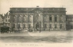 CPA Beauvais L'Hotel de Ville 
