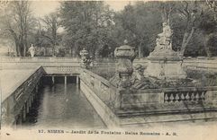 CPA Nimes Jardin de la Fontaine Bains Romains 