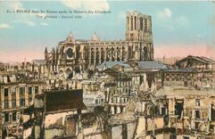 CPA Reims dans les Ruimes apres la Retraite des Allemands Vue generale 