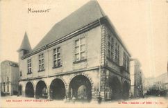 CPA Mirecourt Les Halles 