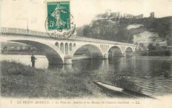 CPA Le Petit Andely Le Pont des Andelys et les Ruines du Chateau Gaillard Peche Pecheur