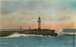 CPA Le Grau du Roi Le Phare Rive gauche par Coup de Mer 