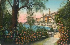 CPA Menton La Vieille Ville a travers les oliviers 