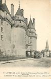 CPA Langeais L et L Entree du Chateau avec Pont levis 