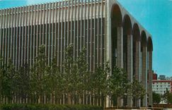 CPM Metropolitan Opera House New York's newest addition to the Artistic and educational institutions