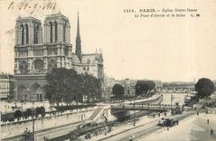 CPA Paris Eglise Notre Dame Le Pont d'Arcole et la Seine Bateau