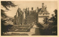 CPA Langeais Indre et Loire Facade interieure du Chateau 