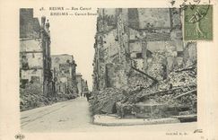 CPA Reims Rue Carnot Militaria