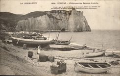 Etretat CPA l'echouage des bateaux de peche