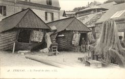 Etretat CPA Le travail des filets (pecheurs)