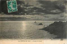 CPA LA POINTE DU RAZ - Coucher de Soleil