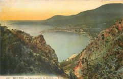 CPA Menton Vue prise entre les Rochers 