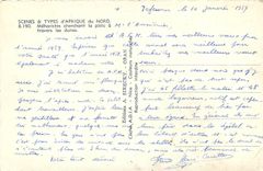CPA Scènes & types d'Afrique du Nord. Méhariste cherchant la piste à travers les dunes Chameaux