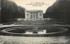 CPA Versailles le Palais du petit Trianon 