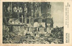 CPA Reims cathedrale Detail de la Facade Nord et Ruines de l'Ancienne Salle du Tresor 1919 