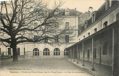 CPA Rennes Pensiennat Notre Dame rue du Vieux Cours La Cours du marronnier 