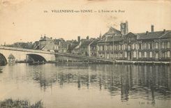 CPA Villeneuve sur Yonne L'Yonne et le Pont 
