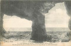 CPA Cap Frehel C du N Toul an ifern ou Tron de l'Enfer Une des grottes les plus curieuses 