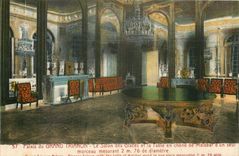 CPA Palais du Grand Trianon le Salon des Glaces et la Table en chene de Malabar d'un seul morceau 