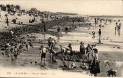 Le Havre CPA Dans les rochers (enfants)