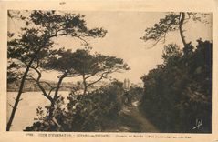 CPA Cote d'Emeraude Dinard la Vicomte Chemin de Ronde vue sur St Servan sur mer 