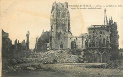 CPA Guerre 1914 1915 Arras l'hotel de ville apres le dernier bombardement Militaria