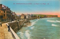 CPA Arromanches les Bains la Digue et la plage 