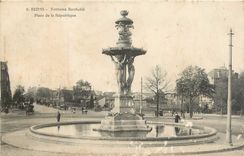 CPA Reims fontaine Bartholdi place de la Republique 