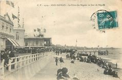CPA Nice Havrais le palais des Regates un jour de regates 