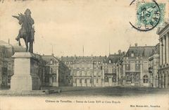 CPA Chateau de Versailles statue de Louis XIV et cour royale 