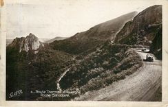 CPA Route Thermale d'Auvergne Roche Sanadoire 