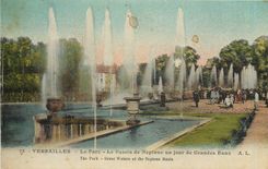 CPA Versailles Le Parc Le Bassin de Neptune un jour de Grandes Eaux 